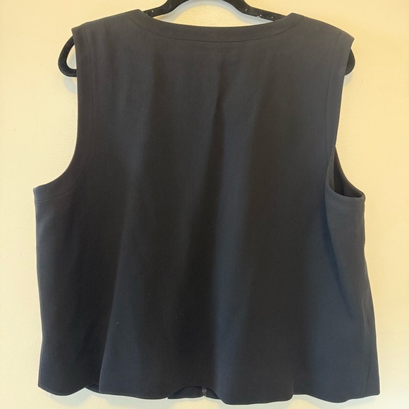 Bloomingdale’s Due per Due Plus Size Black Zip-Up Vest - Picture 2 of 5